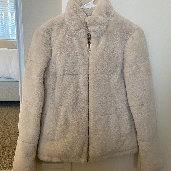 Fuzzy Cream Jacket - Picture 1 of 2